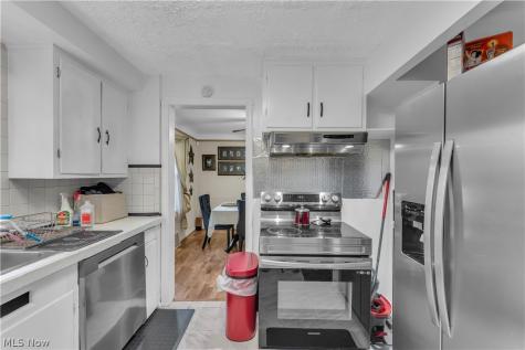 3962 Grosvenor Road South Euclid OH 44118