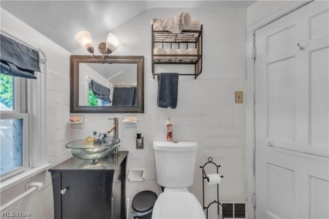 3962 Grosvenor Road South Euclid OH 44118