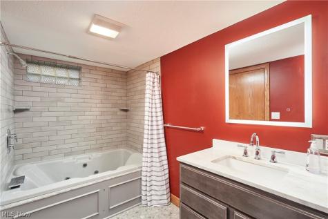 669 Upper Merriman Drive Akron OH 44303