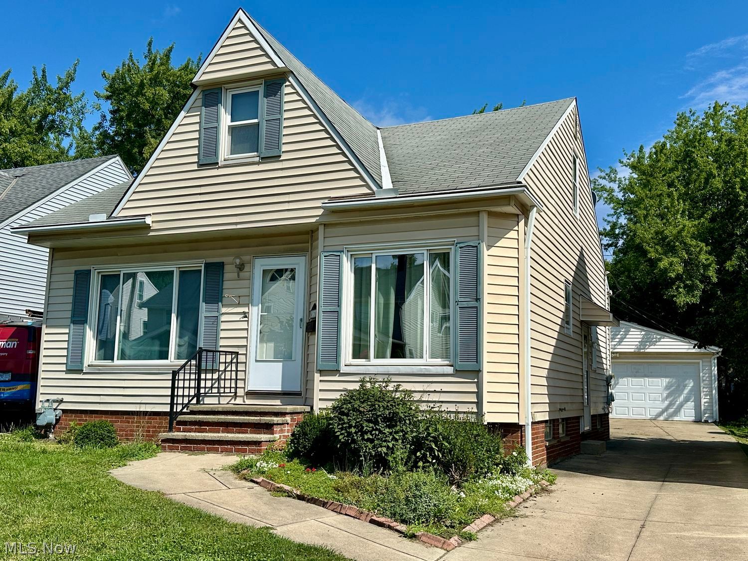 4320 Tuxedo Avenue Parma OH 44134