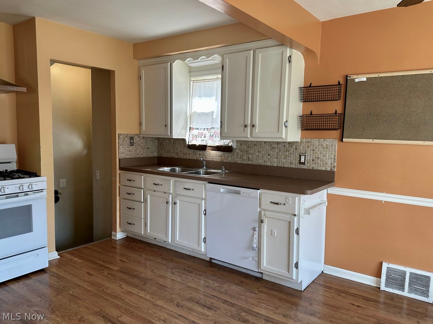 4320 Tuxedo Avenue Parma OH 44134