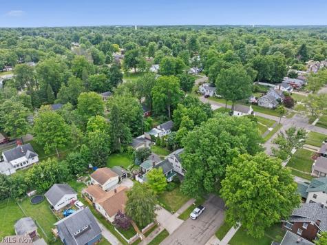 1052 Parkside Drive Alliance OH 44601