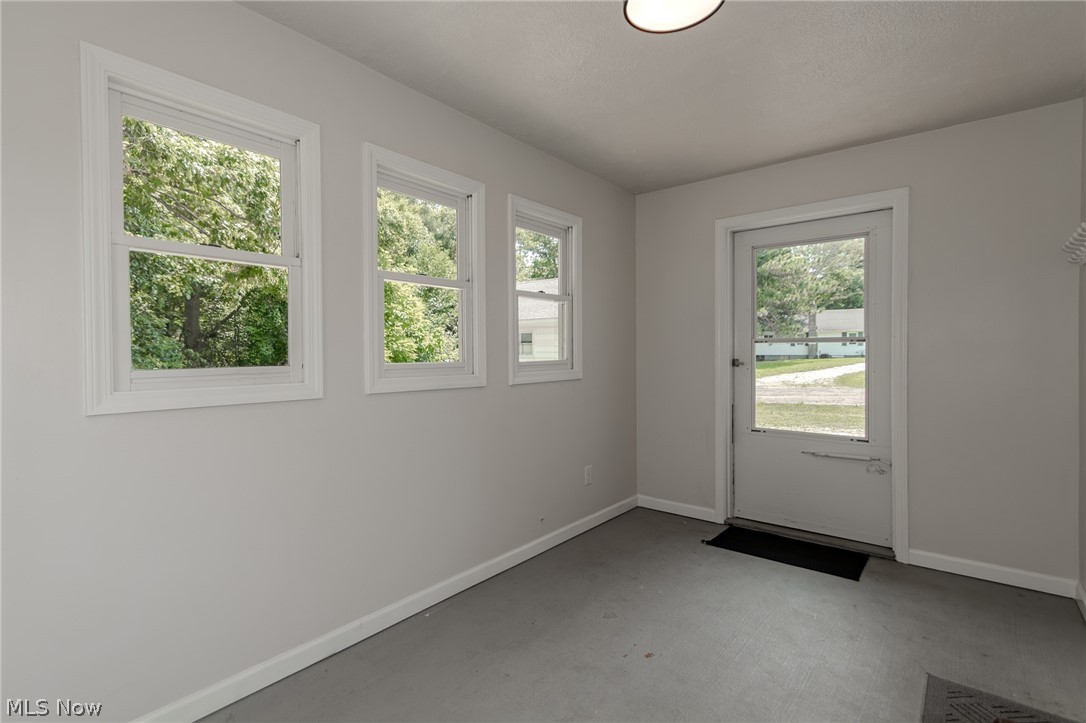 2060 S Broadway Geneva OH 44041