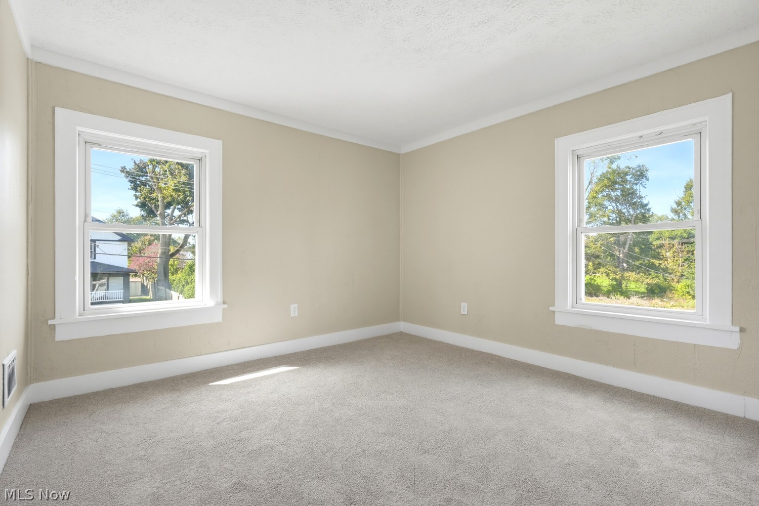 2306 Brownlee Avenue NE Canton OH 44705
