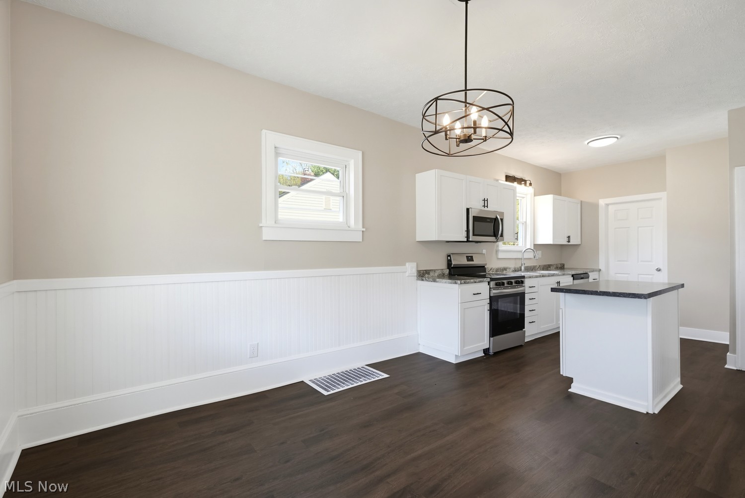2306 Brownlee Avenue NE Canton OH 44705