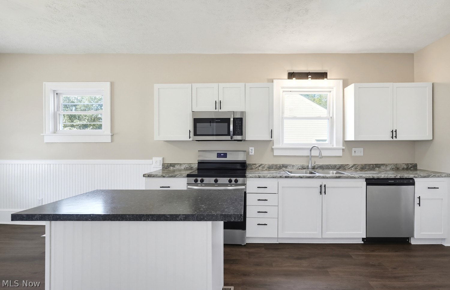 2306 Brownlee Avenue NE Canton OH 44705