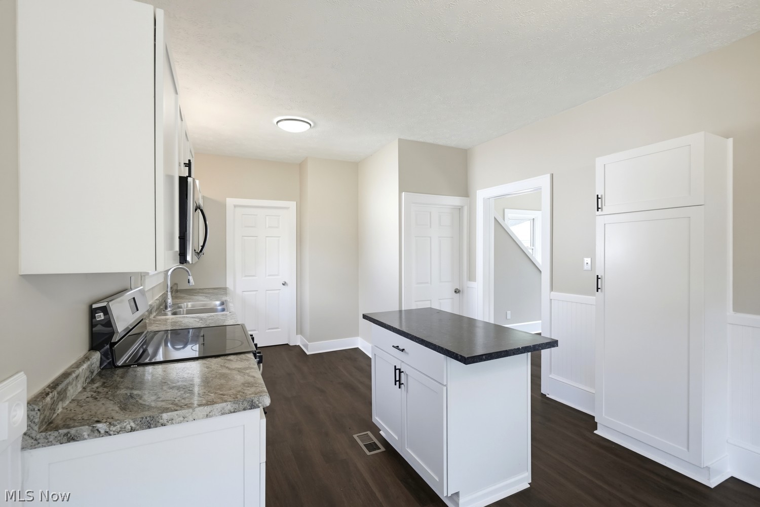 2306 Brownlee Avenue NE Canton OH 44705