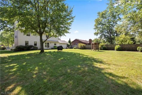 19836 Bennington Drive Strongsville OH 44136