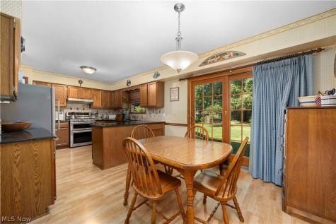19836 Bennington Drive Strongsville OH 44136