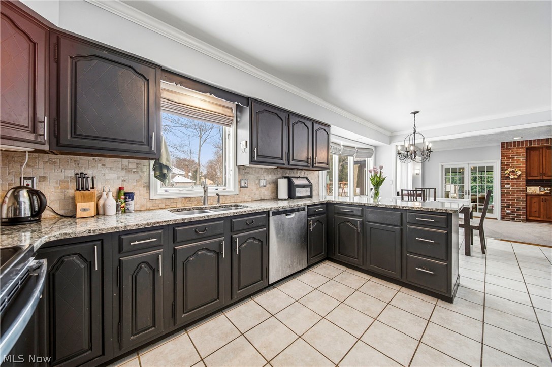 424 Locklie Drive Highland Heights OH 44143