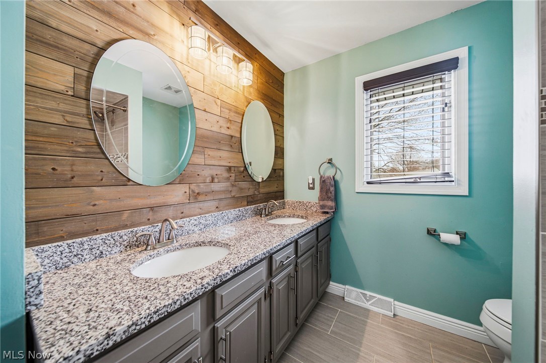 424 Locklie Drive Highland Heights OH 44143