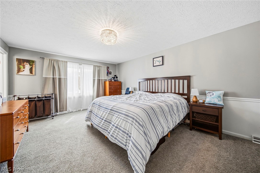 424 Locklie Drive Highland Heights OH 44143