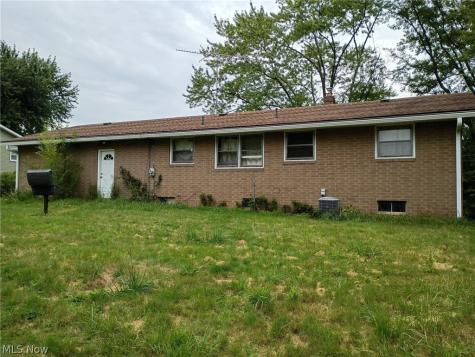 2435 Ravenna Avenue East Canton OH 44730