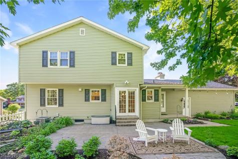 1112 Ledgebrook Drive Tallmadge OH 44278