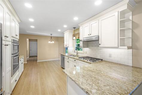 1112 Ledgebrook Drive Tallmadge OH 44278