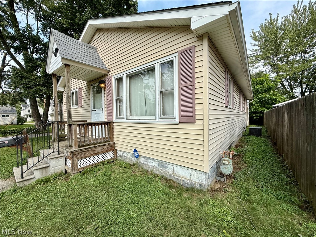 327 Franklin Avenue Elyria OH 44035