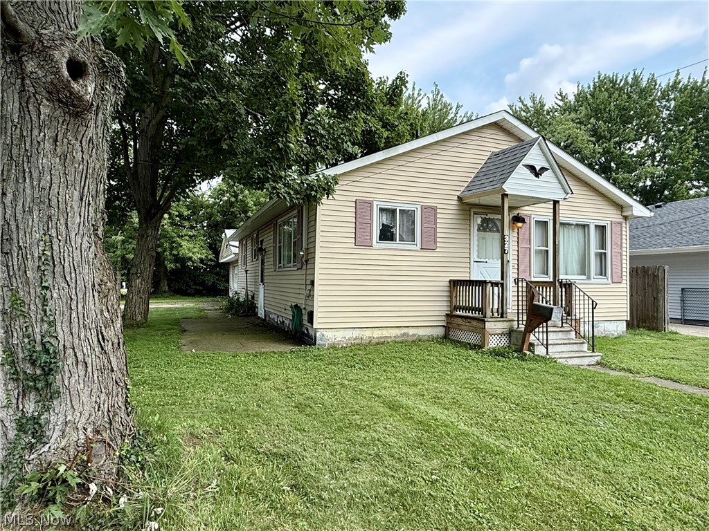 327 Franklin Avenue Elyria OH 44035