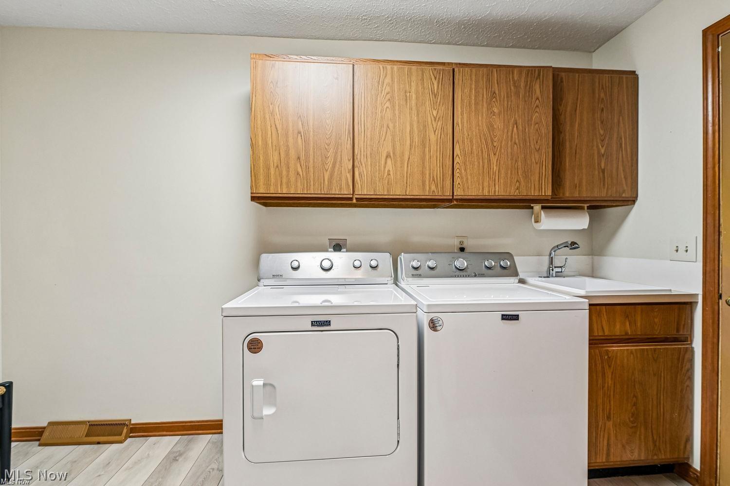 17716 Plymouth Row Strongsville OH 44136