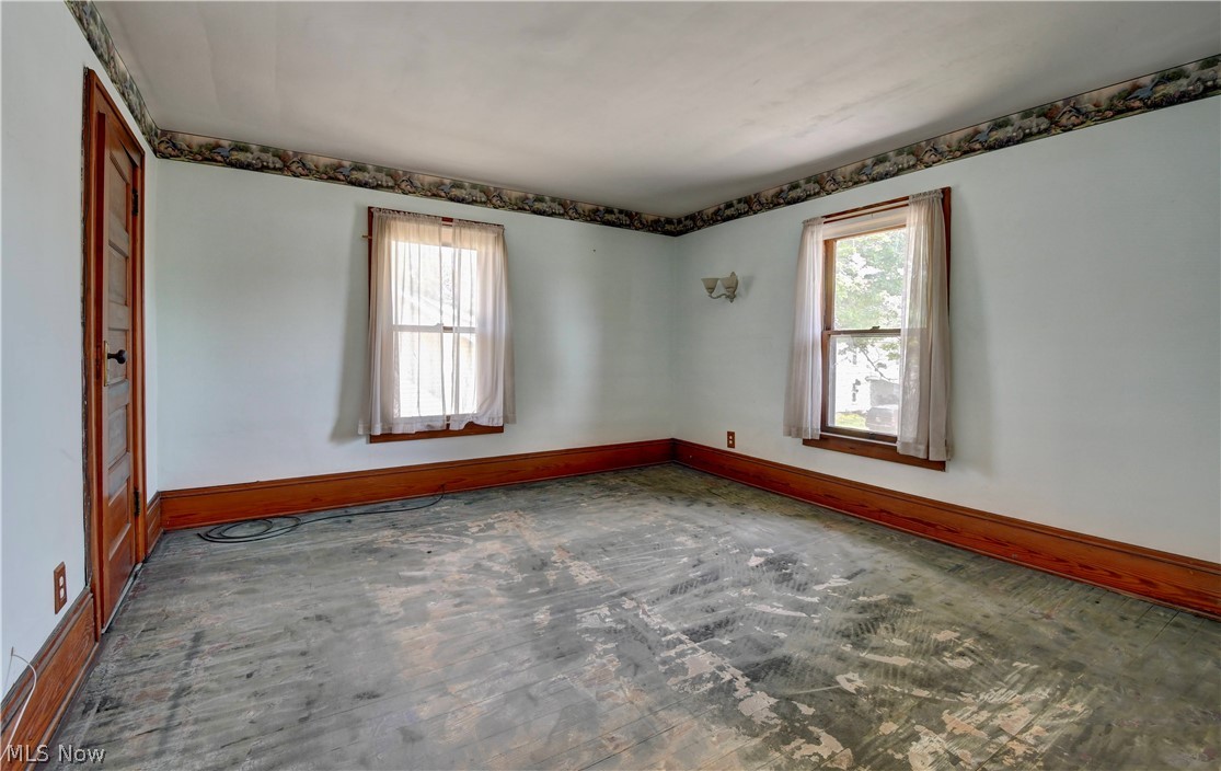 532 S River Street Newcomerstown OH 43832