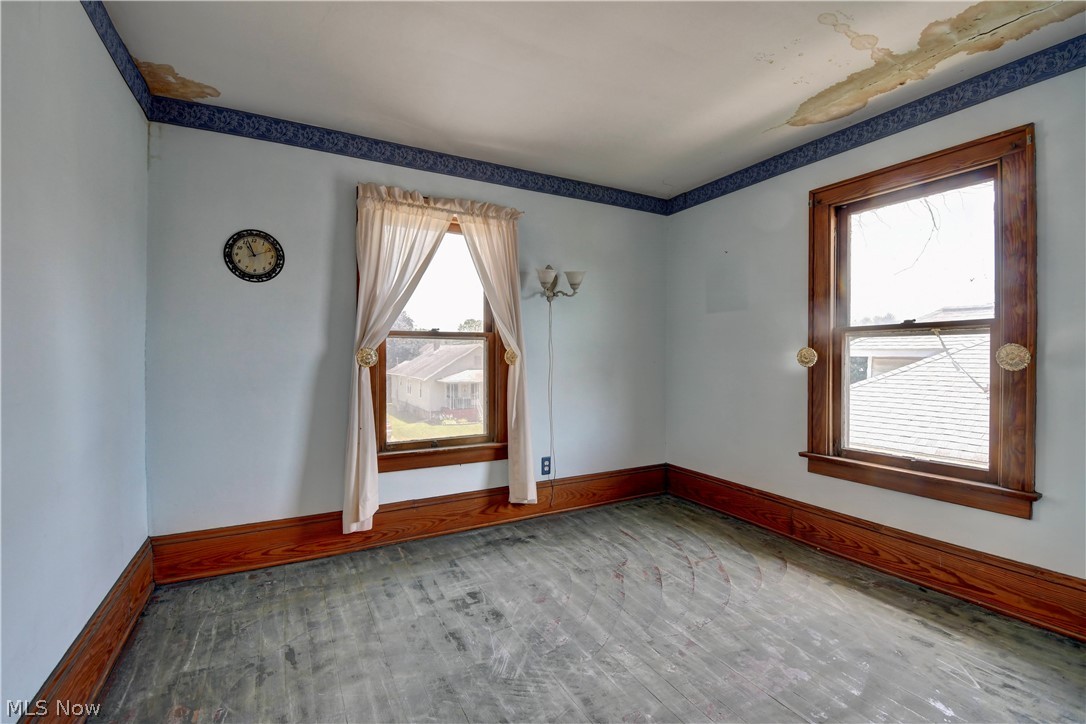 532 S River Street Newcomerstown OH 43832
