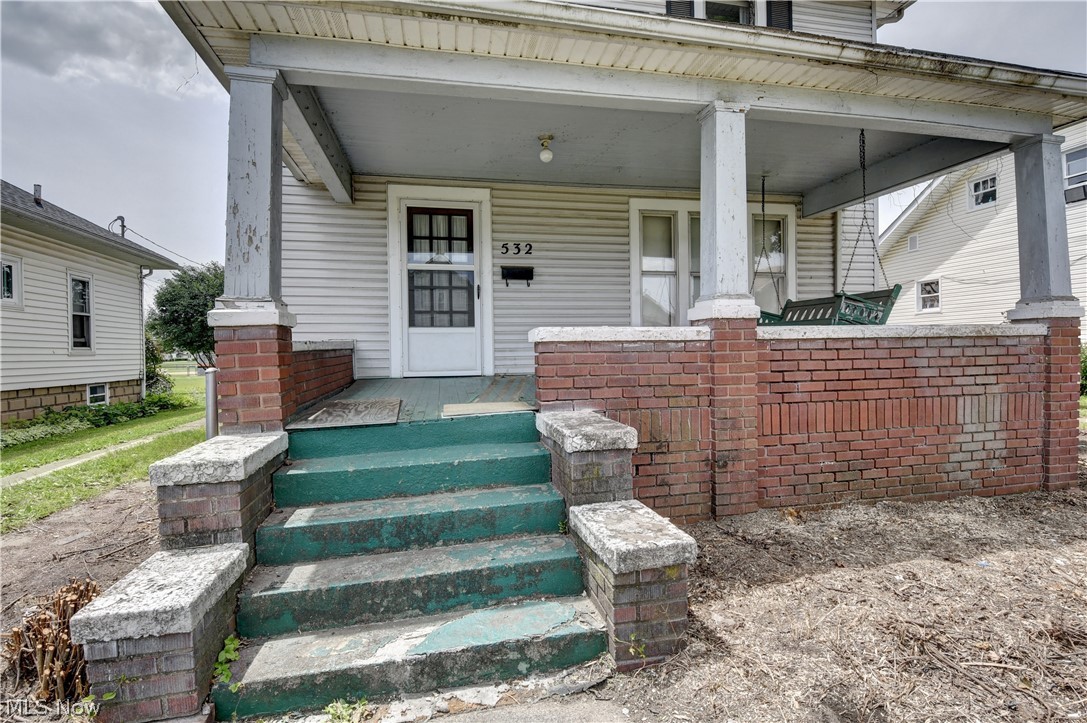 532 S River Street Newcomerstown OH 43832