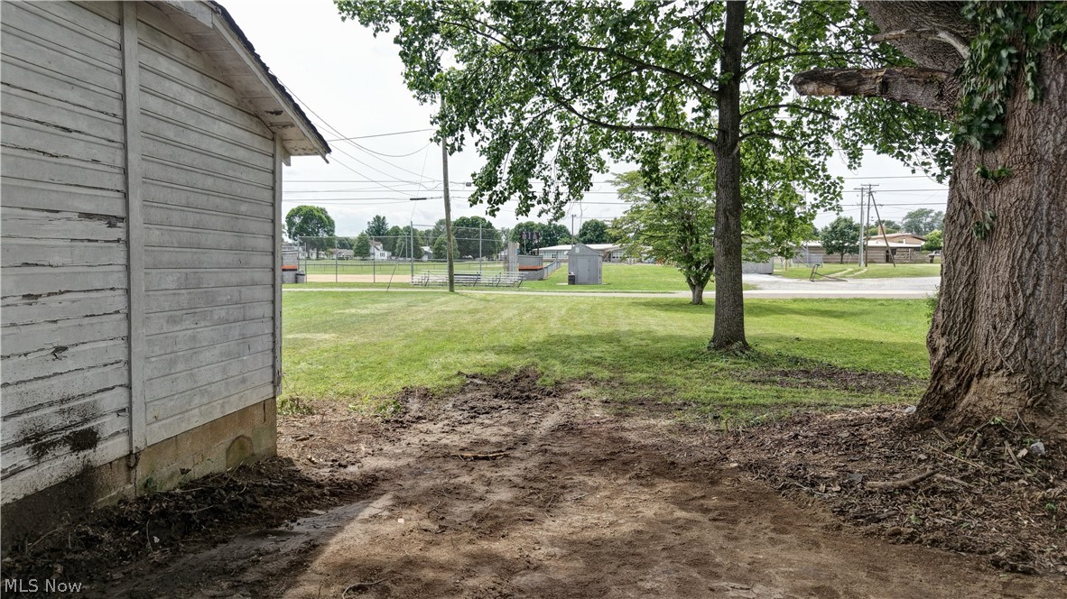 532 S River Street Newcomerstown OH 43832