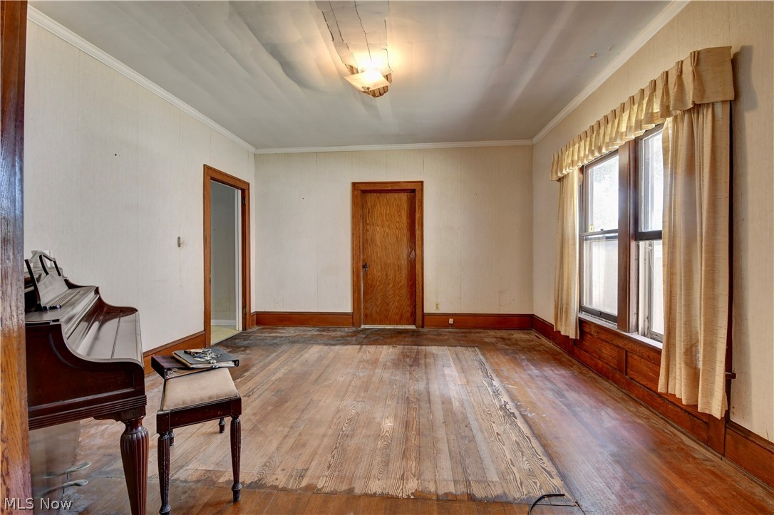 532 S River Street Newcomerstown OH 43832