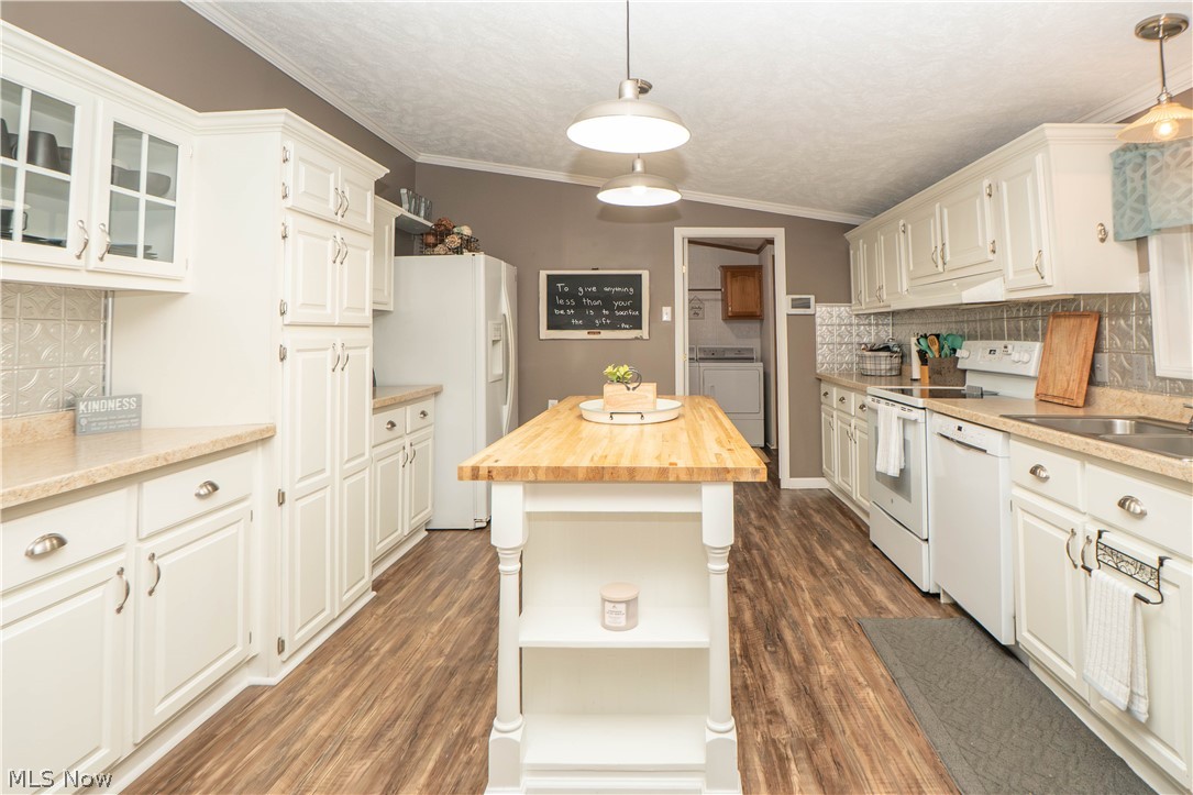 7663 Hudson Drive SW Navarre OH 44662