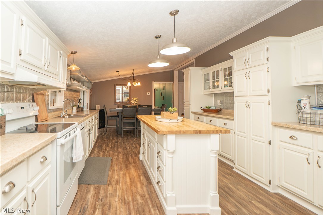 7663 Hudson Drive SW Navarre OH 44662
