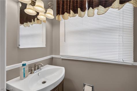 1443 Wilkshire Circle SW North Canton OH 44720