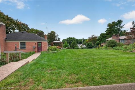 1443 Wilkshire Circle SW North Canton OH 44720