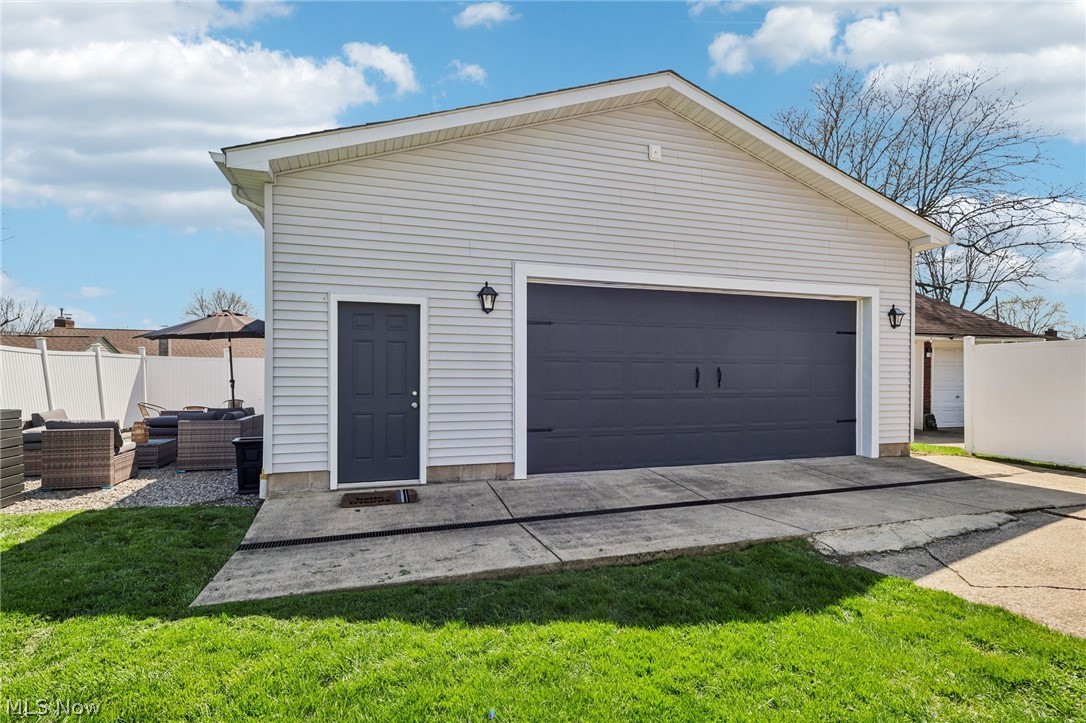 178 Como Street Struthers OH 44471