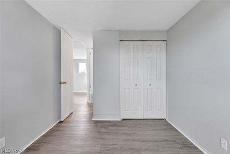 6330 Sandfield Drive Brook Park OH 44142