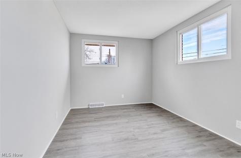 6330 Sandfield Drive Brook Park OH 44142