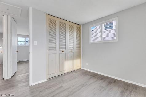 6330 Sandfield Drive Brook Park OH 44142