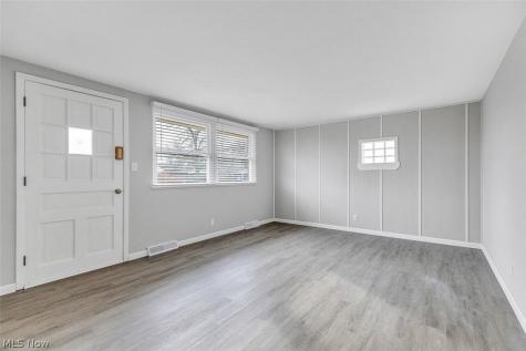 6330 Sandfield Drive Brook Park OH 44142