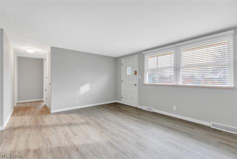 6330 Sandfield Drive Brook Park OH 44142