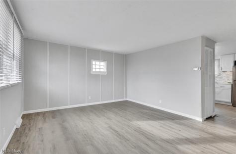 6330 Sandfield Drive Brook Park OH 44142