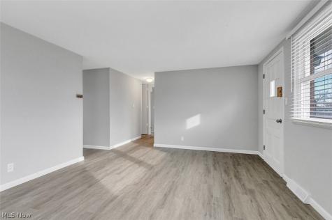 6330 Sandfield Drive Brook Park OH 44142