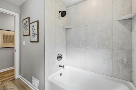 4273 Selkirk Avenue Youngstown OH 44511