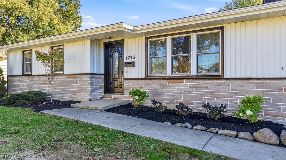 4273 Selkirk Avenue Youngstown OH 44511
