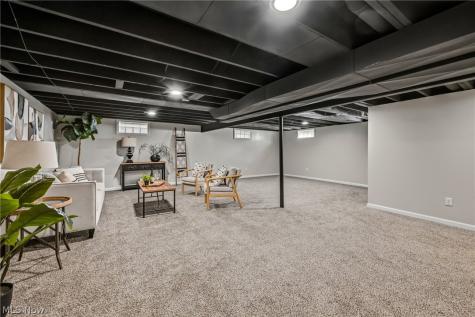 4273 Selkirk Avenue Youngstown OH 44511