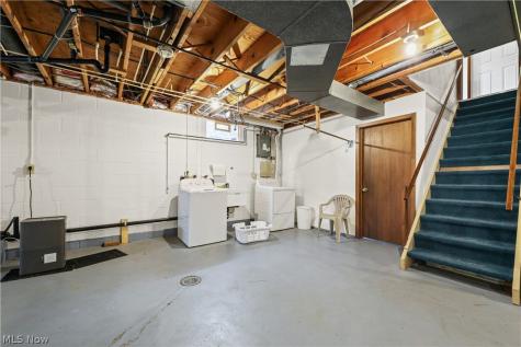 3724 Burrshire Drive NW Canton OH 44709