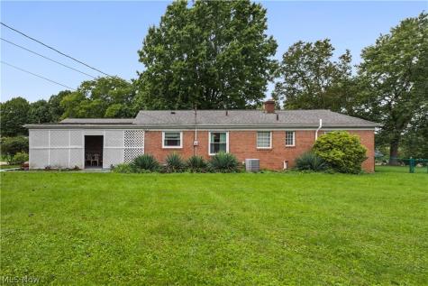 3724 Burrshire Drive NW Canton OH 44709