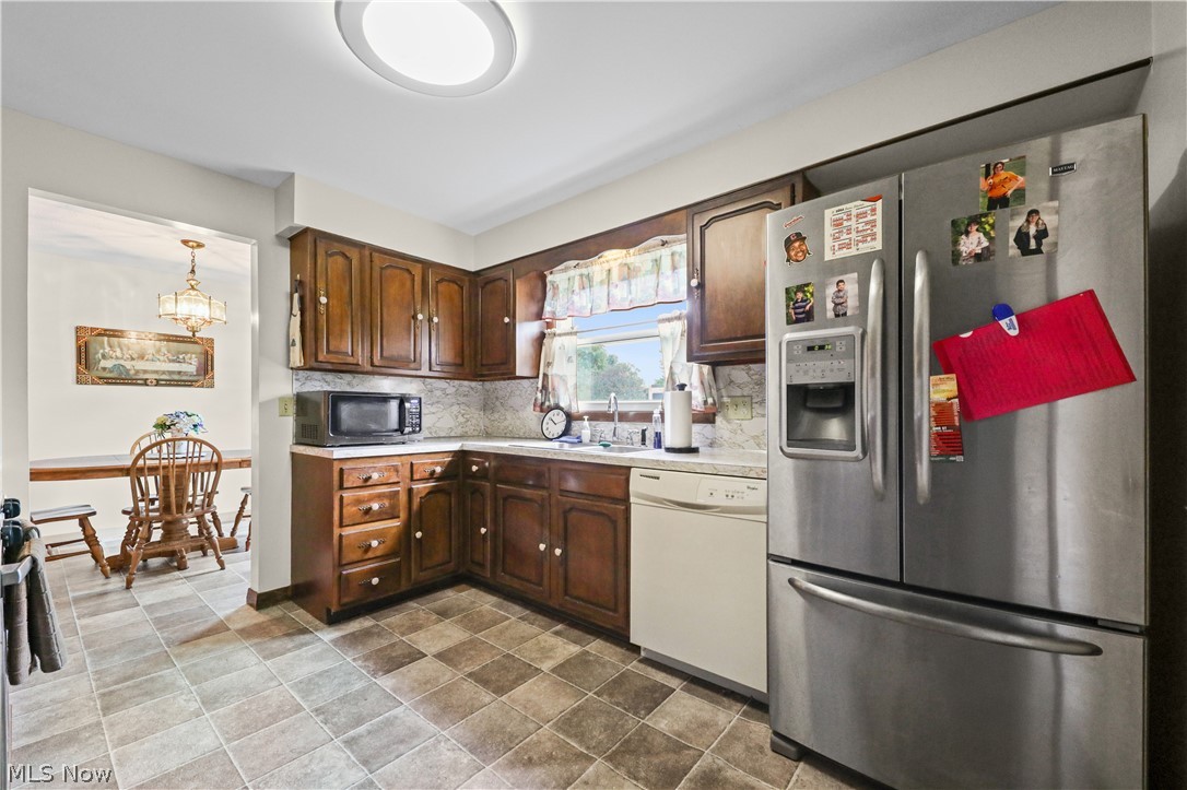 3724 Burrshire Drive NW Canton OH 44709
