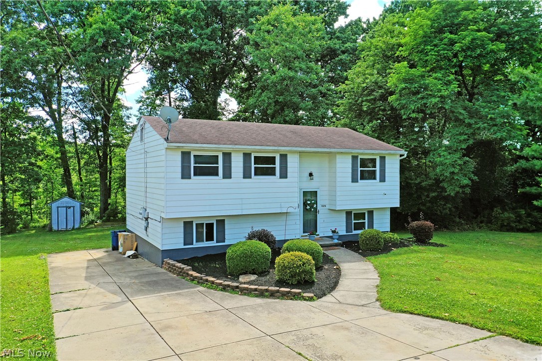 3678 Oakview Drive Girard OH 44420
