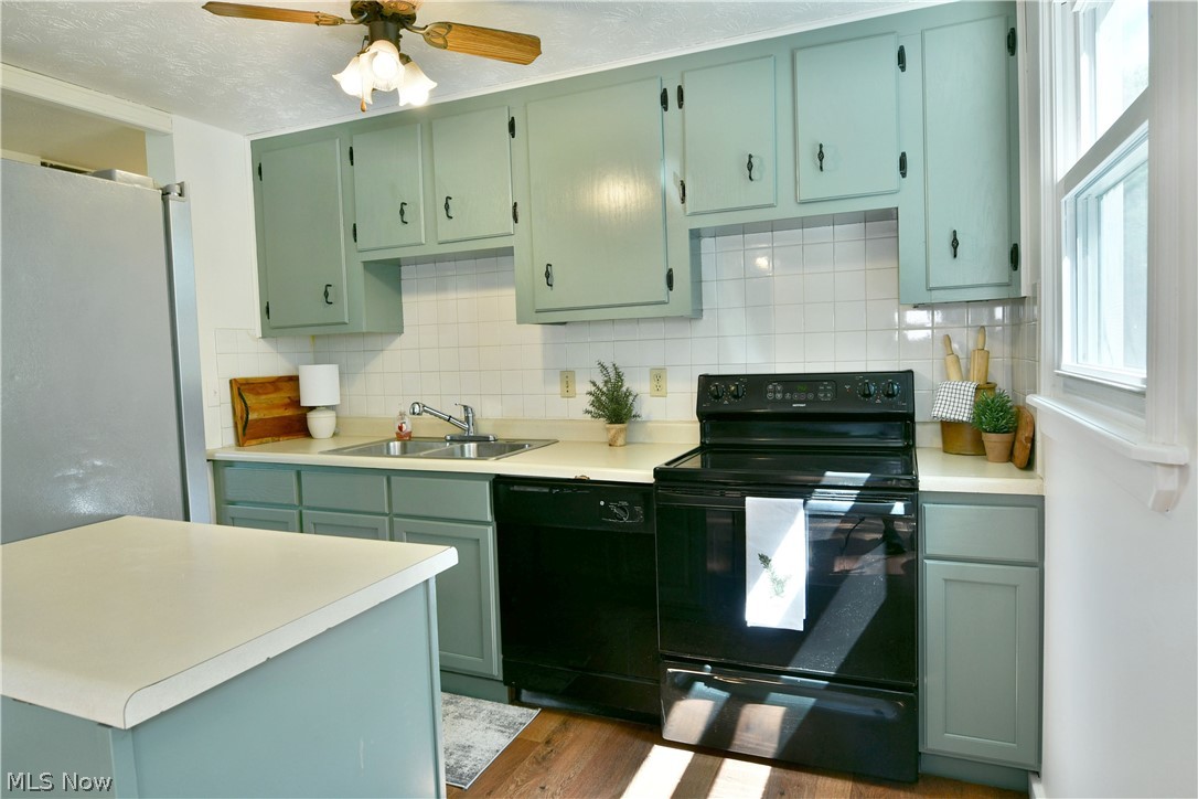 3678 Oakview Drive Girard OH 44420
