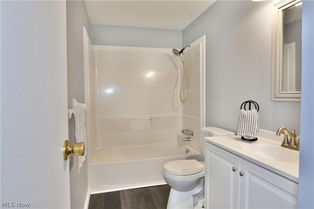 3678 Oakview Drive Girard OH 44420