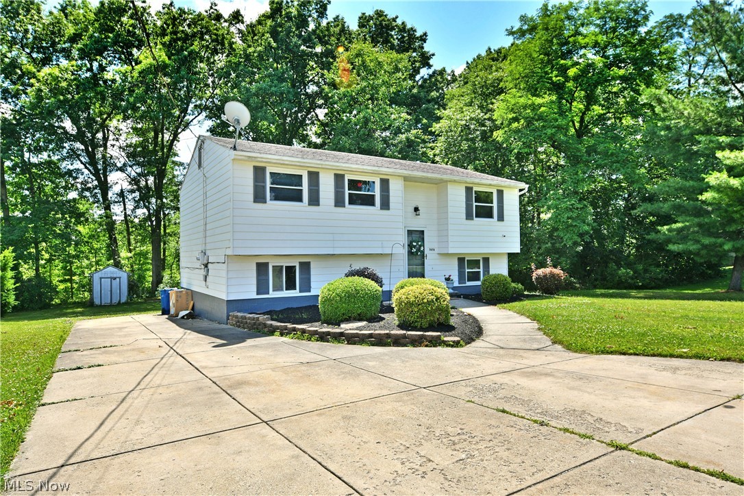 3678 Oakview Drive Girard OH 44420