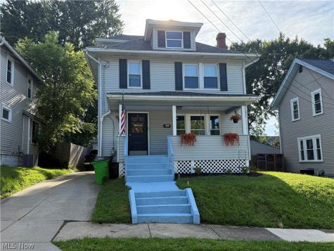 203 24th Street NW Barberton OH 44203